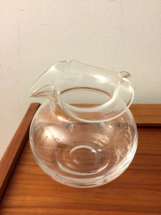 Gorgeous Tiffany & Co.  Crystal Vase Pinched Scalloped Rim 5.  3/8 " Tall