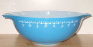 Vintage Pyrex Blue Snowflake Garland 444 Cinderella 4qt Mixing Bowl