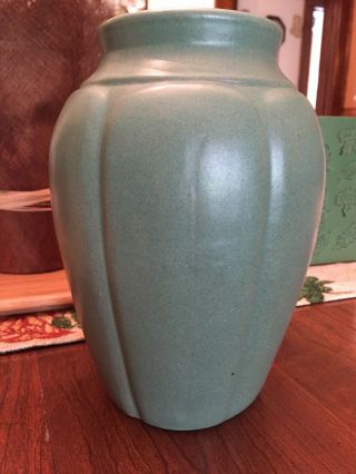 Vintage 795 Zanesville Stoneware Pottery Matte Green Vase Arts & Crafts Era 2