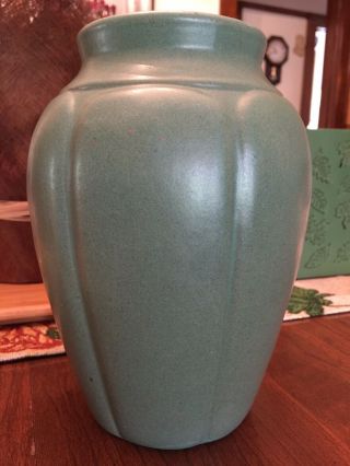 Vintage 795 Zanesville Stoneware Pottery Matte Green Vase Arts & Crafts Era 3