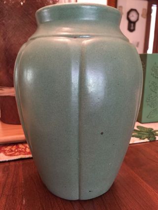 Vintage 795 Zanesville Stoneware Pottery Matte Green Vase Arts & Crafts Era 4