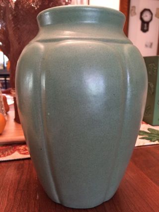 Vintage 795 Zanesville Stoneware Pottery Matte Green Vase Arts & Crafts Era 6
