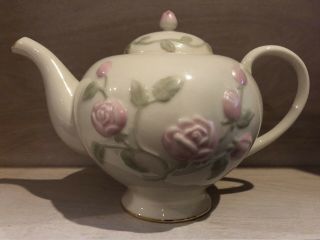 Lenox Rose Vine Teapot Cream,  Pink Roses,  Green Leaves & Gold 5 1/2 "