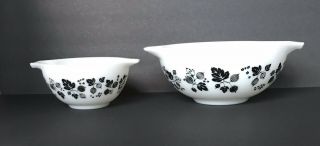Vintage Pyrex Black And White Gooseberry Cinderella Nesting Bowls 441 443 2