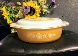 Vintage Pyrex 2.  5 Quart Butterfly Gold Oval Covered Casserole Dish 045
