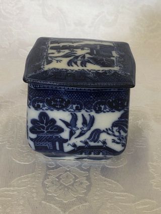 Unusual,  Lovely Doulton Blue Willow Trinket Box 3.  5” Tall