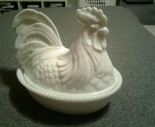 Vintage Westmoreland Milk Glass Large Nesting Rooster Candy Dish Split Tail