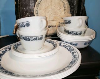 Corelle Old Town Blue Onion Service For 4 16 Pc W Pyrex Cups