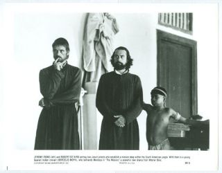 Robert Deniro,  Jeremy Irons Movie Photo 1986 The Mission
