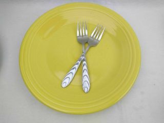 Fiesta | Homer Laughlin Sunflower Yellow Dinner Plate W/ Two Forks