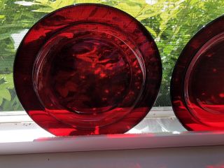 Set Of 4 Arcoroc France Ruby Red 9.  5” Dinner Plates.