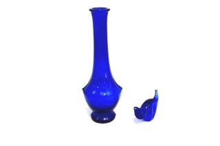Art Glass 8 " Bud Vase Cobalt Blue W/ Art Lasi Glass Cat Figurine