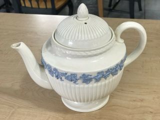 Wedgwood Queensware Edme Teapot Blue Grapes On Cream 2804