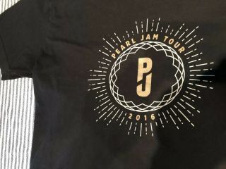 Pearl Jam Mens L North American 2016 Tour Shirt