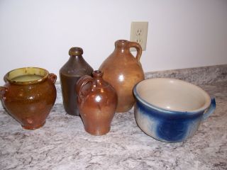 Antique Blue & White Stoneware Chamber Pot Spongeware Pottery Thunder Mug Roses 6
