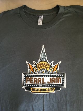 Pearl Jam York City Concert T - Shirt Size Xl