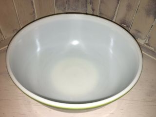 PYREX Mixing Nesting Bowls Verde Avocado Green Shades Set of 2 Two Vintage 4