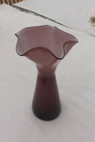Stunning Murano Art Glass Vase In Purple And White 18cms High