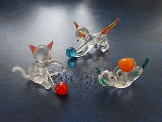 Set Of 3 Vintage 1960s Blown Glass Miniature Kittens With Ball