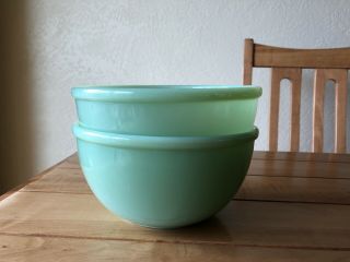 Set Of 2 Vintage Jadeite 7 Inch Mixing Bowls Serving Dishes 1940’s Beaded Rim