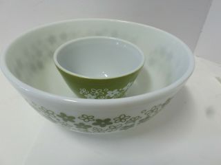Set Of 2 Vintage Pyrex Mixing Bowls Green & White Crazy Daisy Spring Blossom Usa