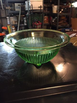 Vintage Large 9.  5” Vaseline Ribbed Green Depression Glass Mixing Bowl Uranium