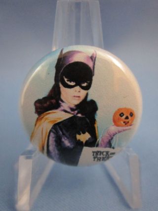 Halloween Pin Up Batgirl Yvonne Craig 1966 Vintage Style Batman Pinback