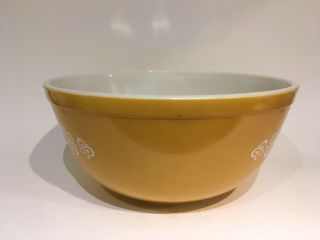 VINTAGE PYREX GOLD BUTTERFLY 2 - 1/2 Qt.  NESTING MIXING BOWL 403 7