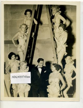 Warner Baxter & Chorus Girls Backstage " Penthouse " 1933 Vintage Publicity Photo