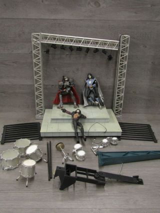 Mcfarlane Toys 2002 Kiss Stage Playset Incomplete Figurines Action Figures