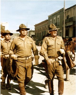 The Wild Bunch William Holden Ernest Borgnine In Disguise As Soldiers