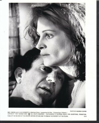 Mel Gibson And Julia Roberts In Conspiracy Theory 1997 Movie Photo 28575