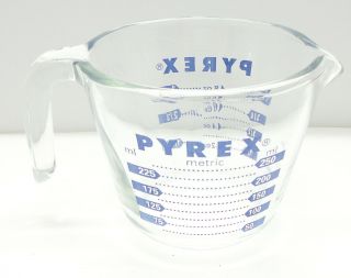 Vtg Pyrex Glass Measuring Cup 1 Cup 8oz.  Blue Writing CORNING Open Handle 2