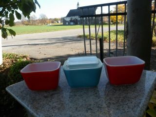 3 Vintage Pyrex Turquoise Aqua Red Blue Refrigerator Dishes 0501 Small W/lid