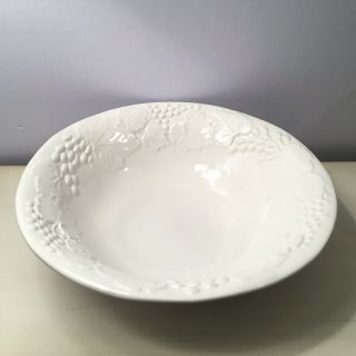Elios White Ceramic 12 " Pasta Serving Bowl Embossed Grapes&leaves Made In Italy