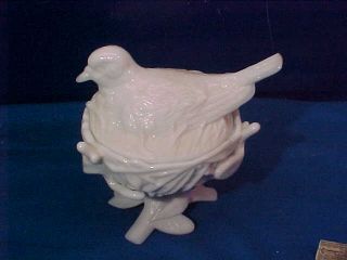 Vintage Westmoreland White Milk Glass Bird On Nest Dish W Footed Base