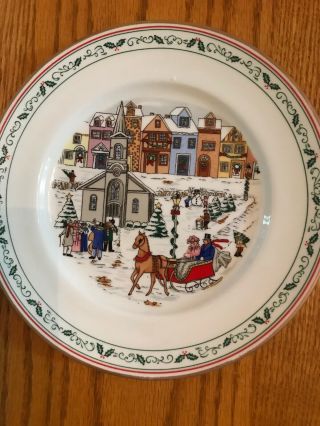 1990 Royal Worcester England Fine Porcelain China Plate - 8 1/4 " Village Christmas