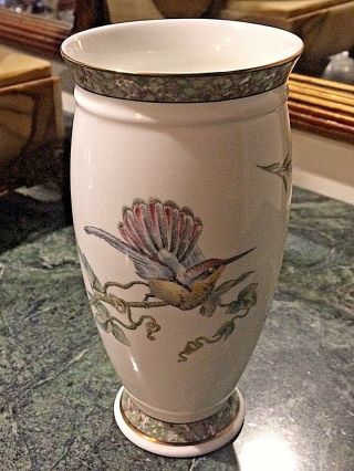 Wedgewood Porcelain Hummingbird Vase 1991 England