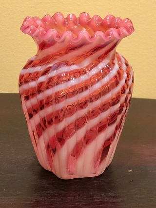 Fenton Art Glass Pink Opalescent Swirl Striped Ruffled Vase 3.  5 X 5”