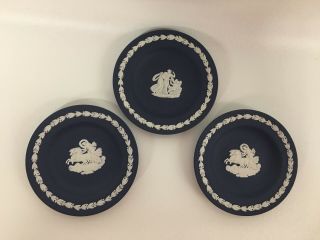 Set Of 3 Wedgwood White On Portland Blue Jasperware 4 " Round Trays Or Pin Dishes