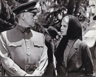 Alec Guinness Julie Christie In Doctor Zhivago 1965 Vintage Movie Photo 34828