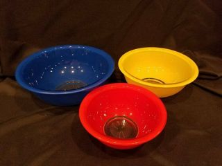 Gift - Vintage Pyrex Primary Color Clear Bottom Mixing Nesting Bowls