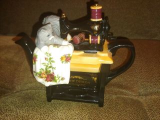 Cardew Design Infusion Mini Sewing Machine Teapot England