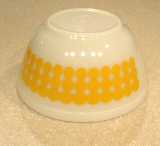 Vintage Pyrex Yellow Polka Dot Mixing Nesting Bowl 402 1 - 1/2 Qt Usa