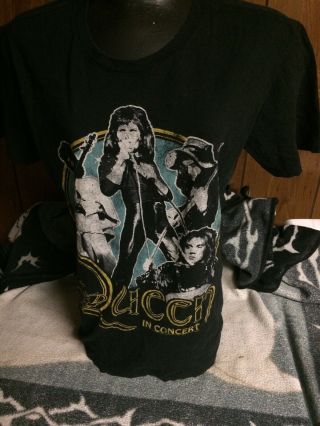 2010 Retro Queen In Concert (large) T - Shirt Freddie Brian Roger John
