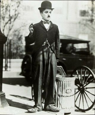 A Charlie Chaplin Black And White Garbage 8x10 Picture Celebrity Print