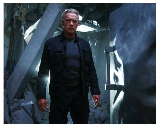 - Terminator - " Dark Fate " (arnold Schwarzeneggar) 8x10 Photo
