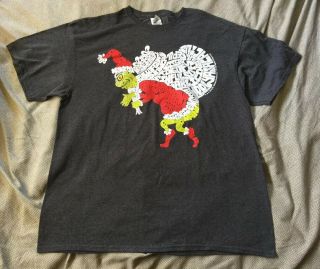 2015 Dr Seuss Enterprises Grinch T Shirt.  Xl