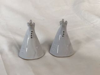 Frankoma 47h Teepee Salt And Pepper Shakers In White Sand