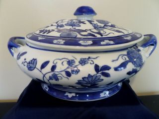 Silvestri Blue And White Stoneware Soup Tureen With Floral Pattern